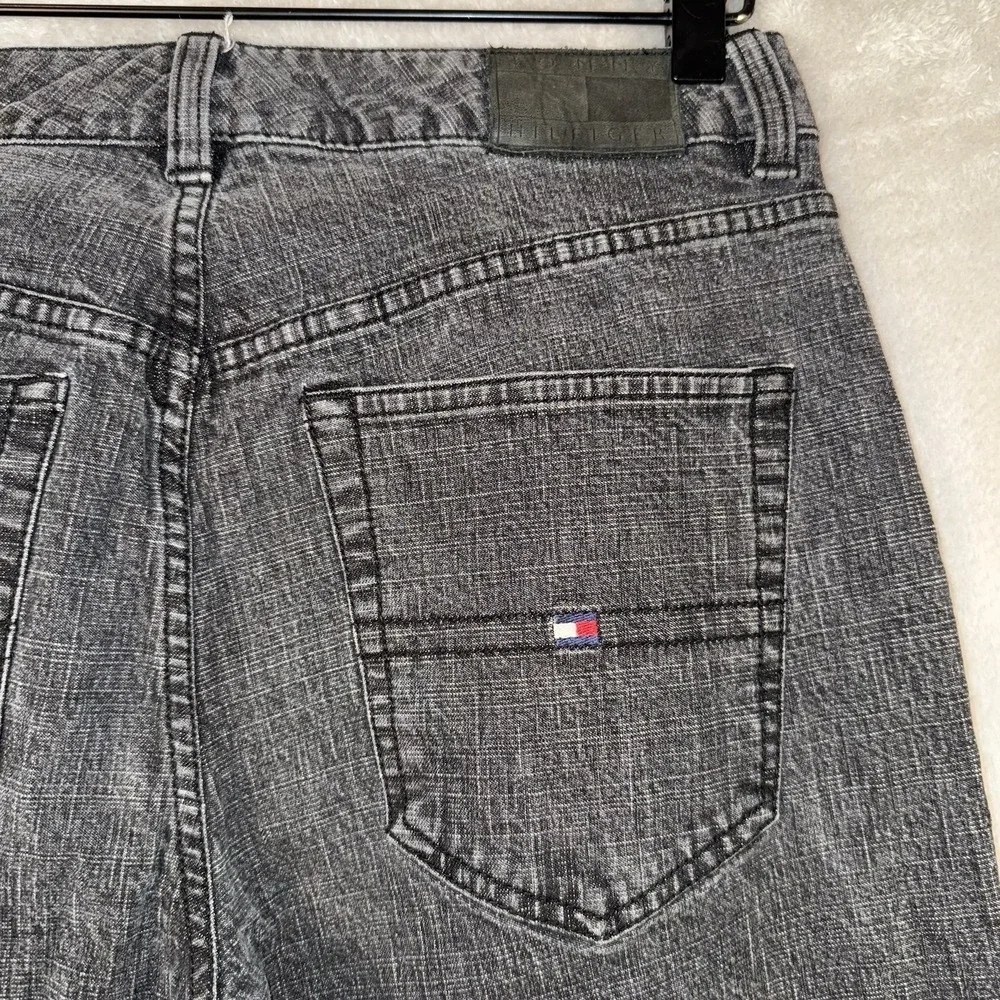 Tommy Hilfiger this product